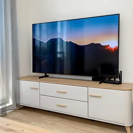 Modern Flat With Parking Spot - St Constantine & Helena By Flat Manаger Apartamento