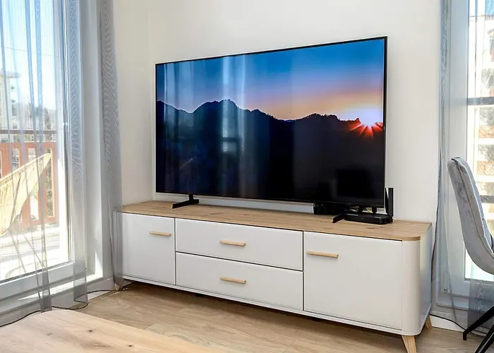 Modern Flat With Parking Spot - St Constantine&helena By Flat Manаger Апартаменты